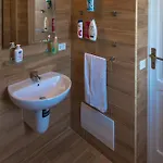 Le Matine Di San Teodoro Apartment *